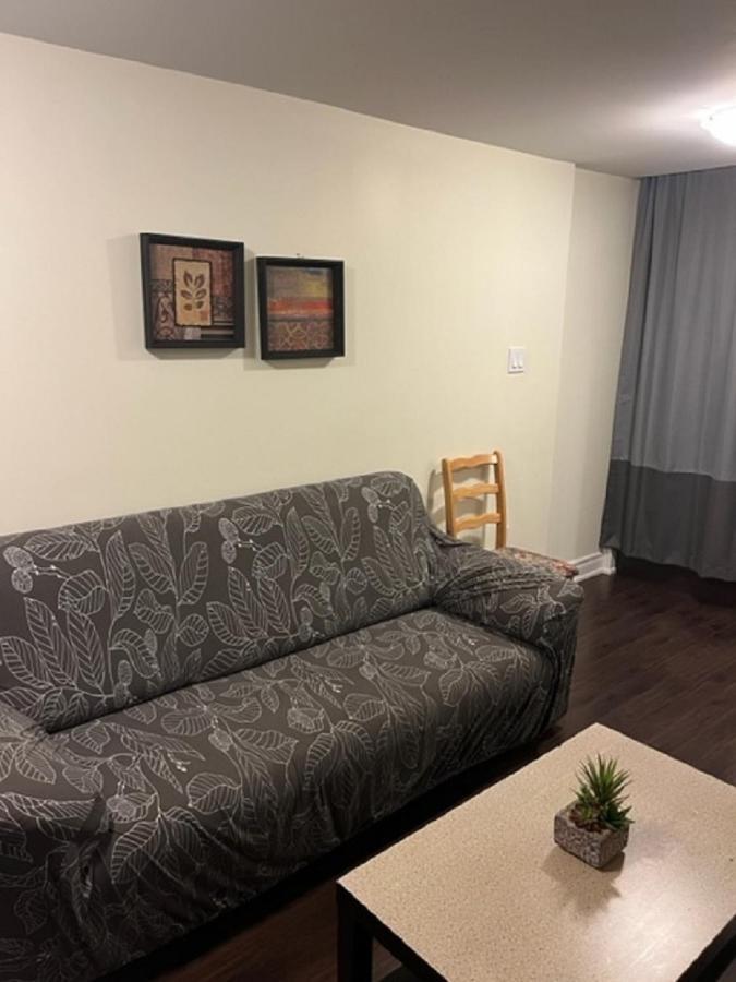 Cozy & Spacious Suite With Private Bathroom Near Toronto Airport ! Mississauga Exterior foto