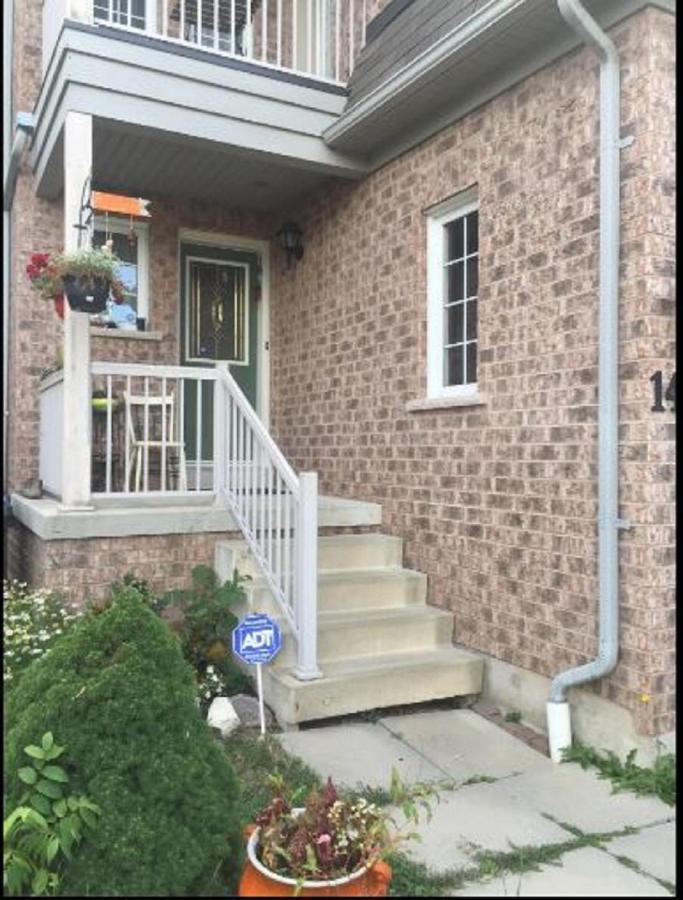 Cozy & Spacious Suite With Private Bathroom Near Toronto Airport ! Mississauga Exterior foto